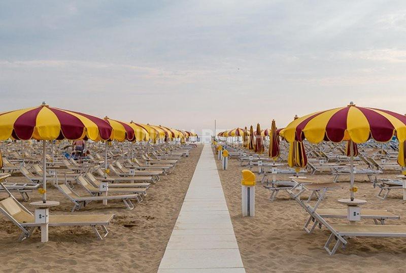 Hotel Paradiso Римини Экстерьер фото