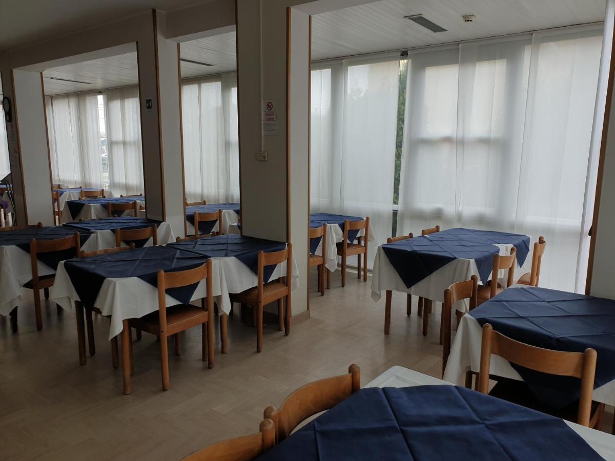 Hotel Paradiso Римини Экстерьер фото